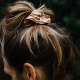 brown organic cotton scrunchie #color_macchiato-brown